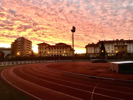 Pista atletismo amanecer